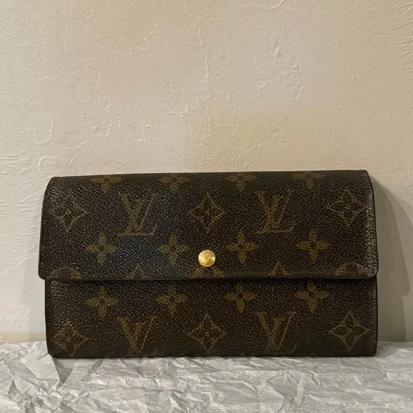 1994 Louis Vuitton Sarah Monogram Wallet - Vintage - Picture 1 of 10
